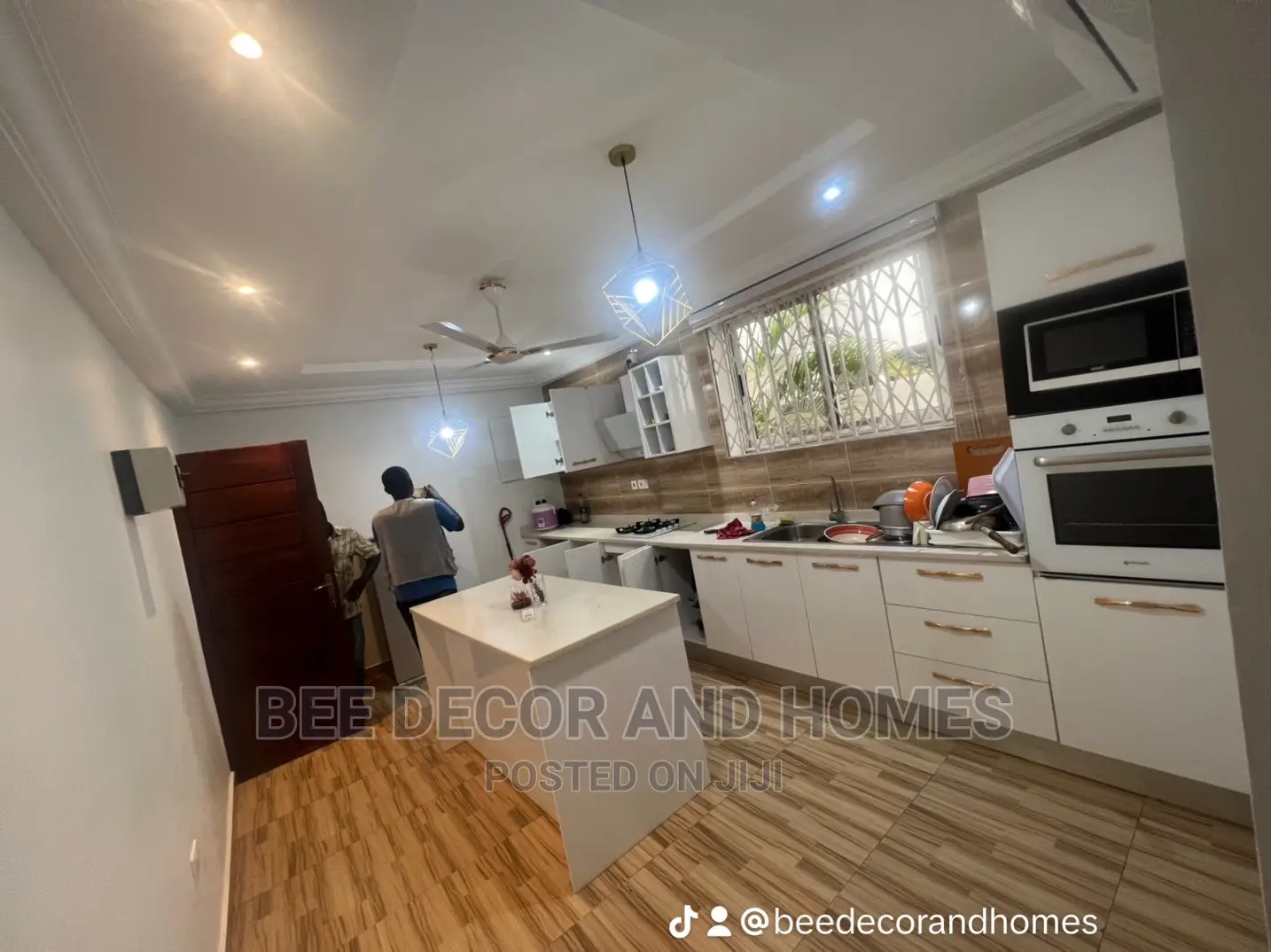 Furnished 4bdrm House in Bee Decor And Homes, Old Ashomang for rent