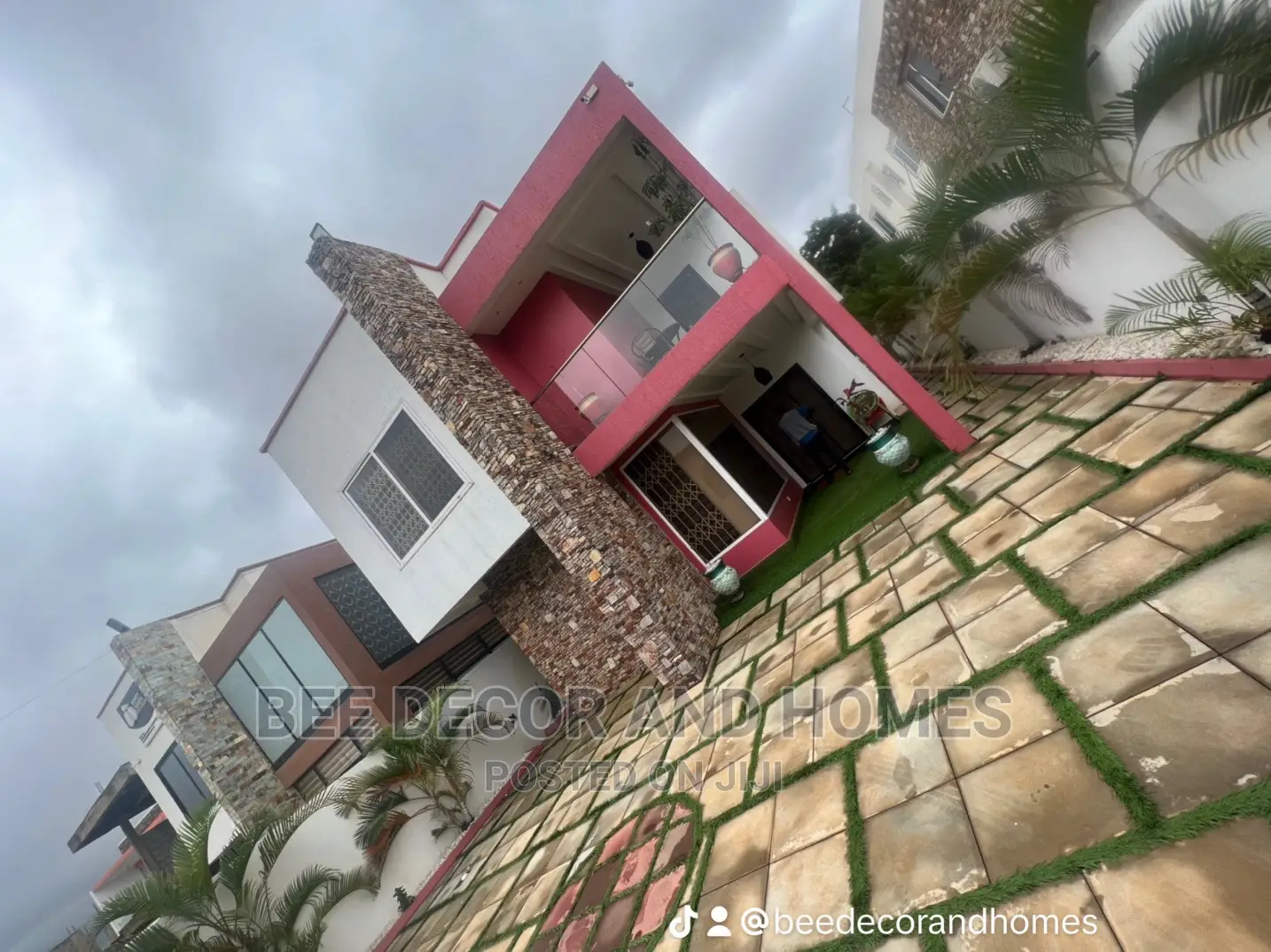 Furnished 4bdrm House in Bee Decor And Homes, Old Ashomang for rent