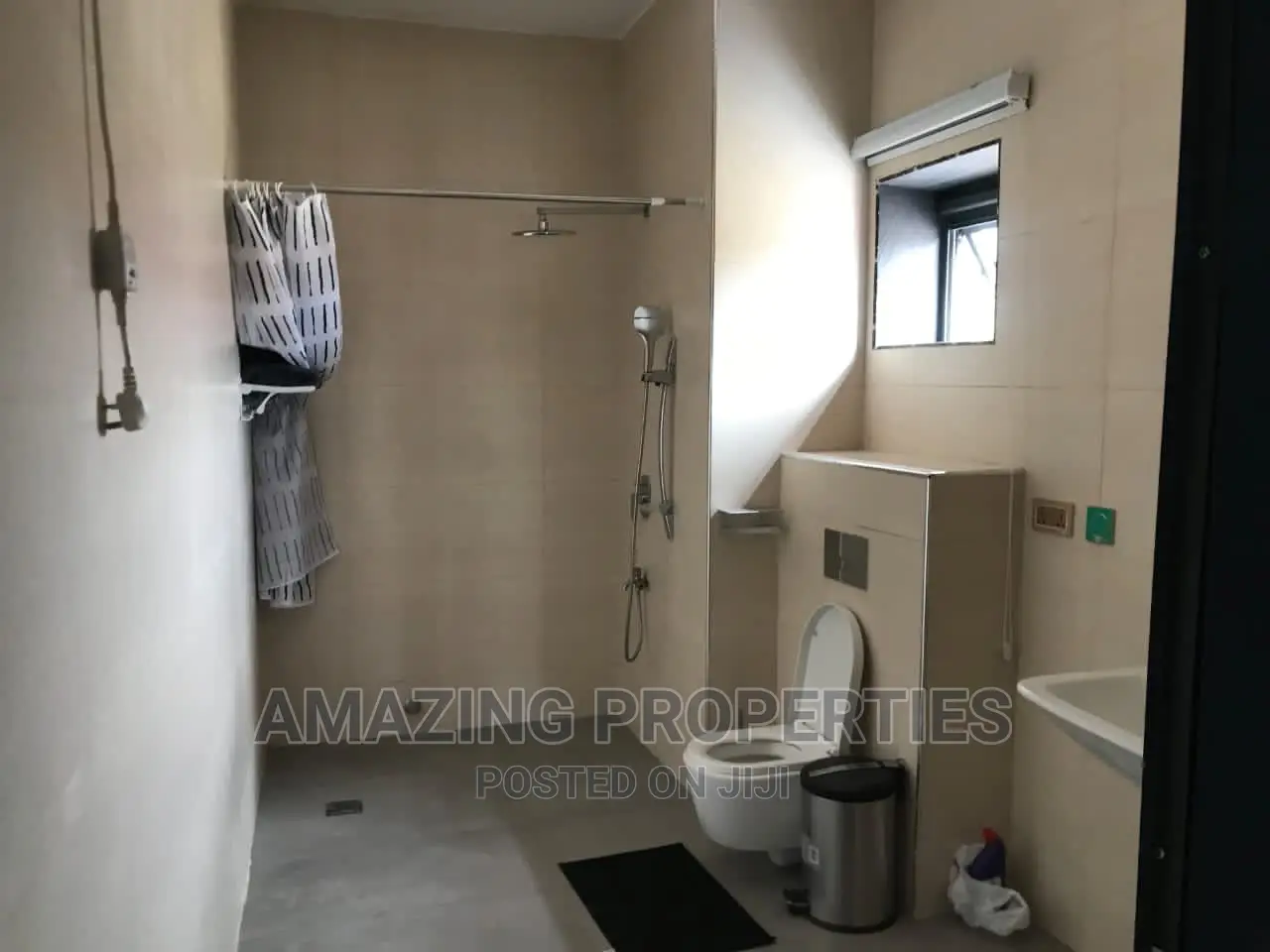 5bdrm House in Airport Residential Area for rent