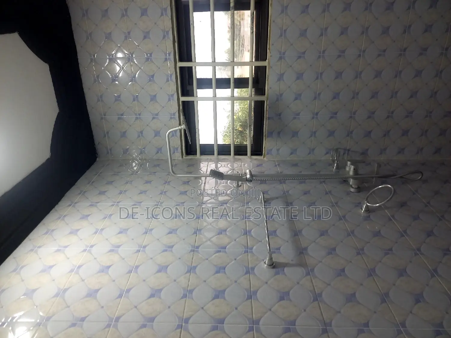 2bdrm Duplex in De-Icons Real Estate, Kasoa for rent