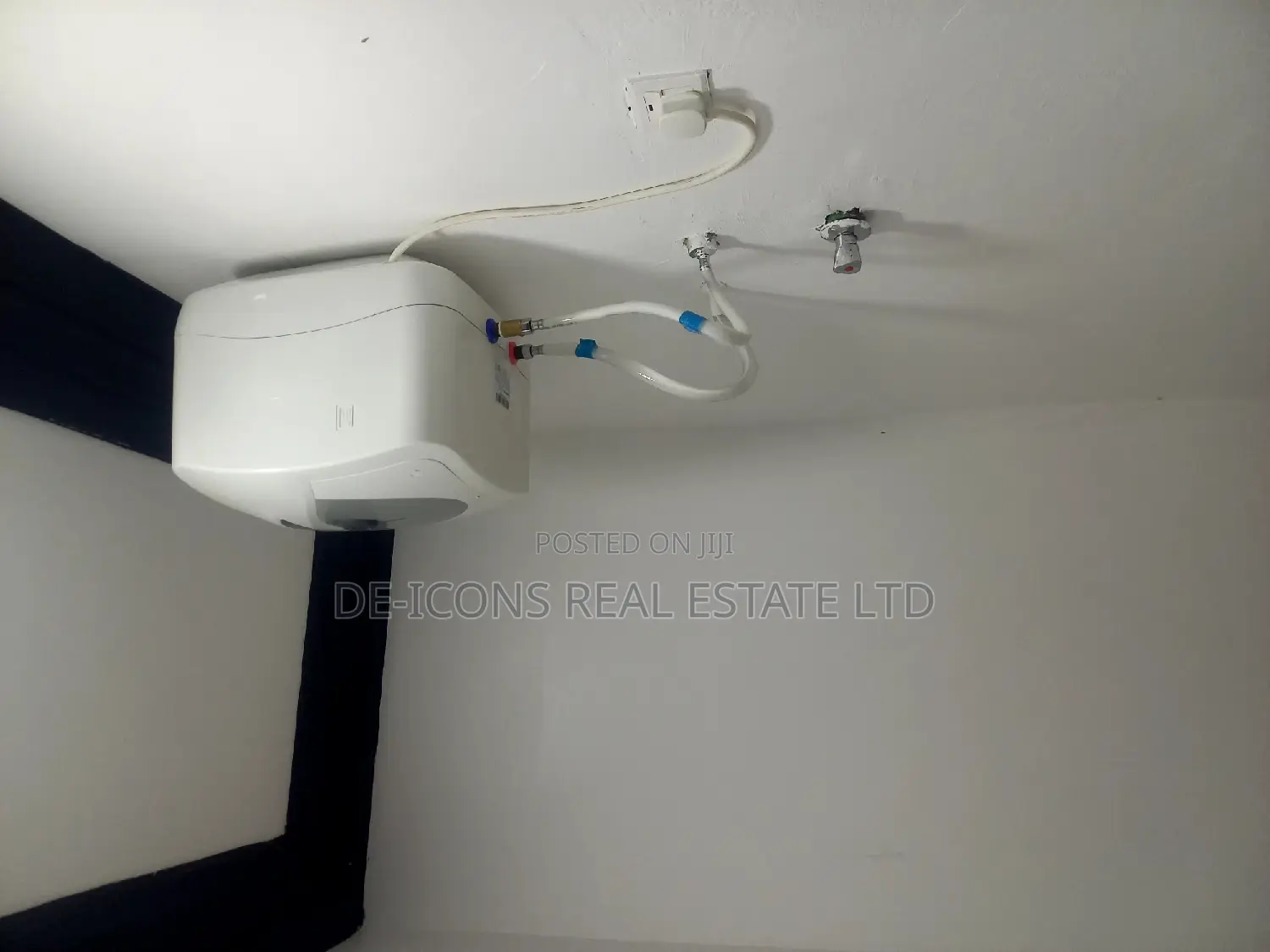 2bdrm Duplex in De-Icons Real Estate, Kasoa for rent