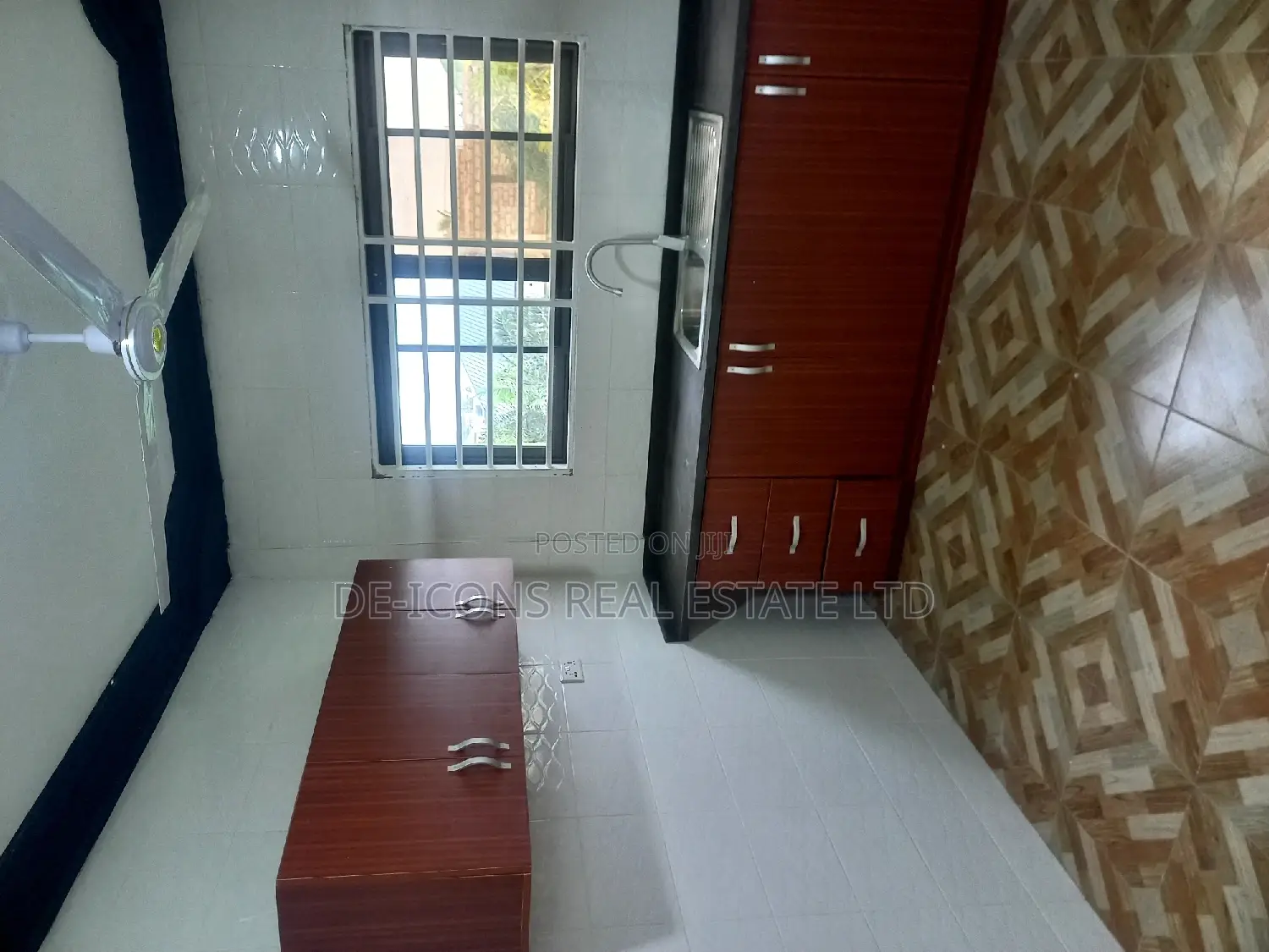 2bdrm Duplex in De-Icons Real Estate, Kasoa for rent