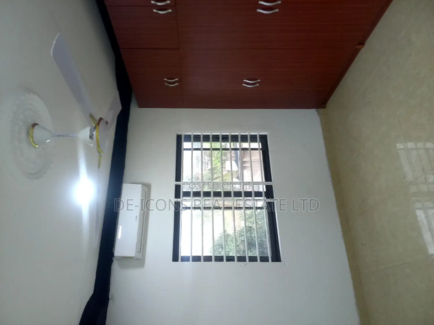 2bdrm Duplex in De-Icons Real Estate, Kasoa for rent