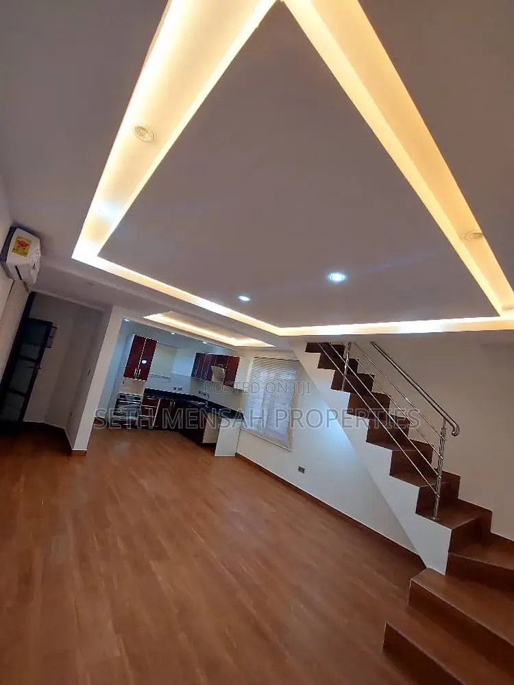 3bdrm Townhouse / Terrace in Adjiriganor for rent