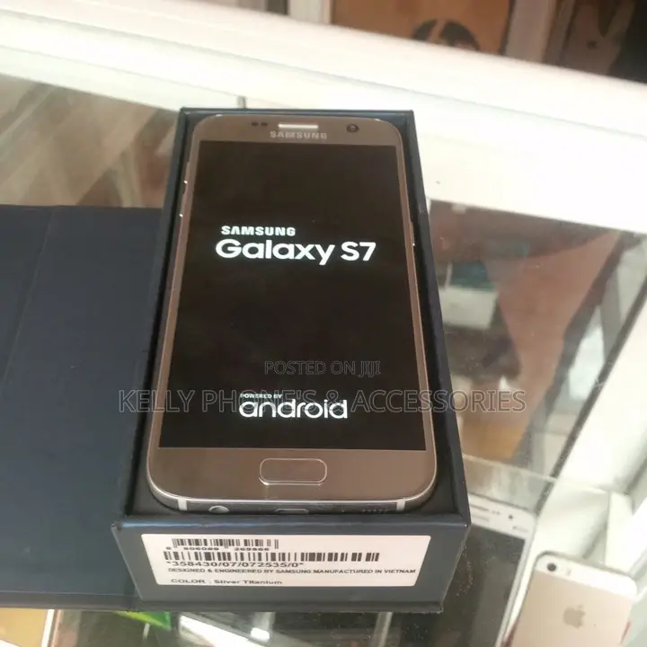 New Samsung Galaxy S7 32 GB Gold