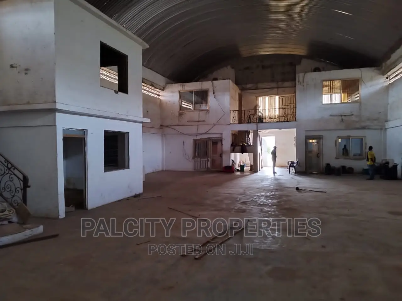 Warehouse on 1 Acre Land for Sale