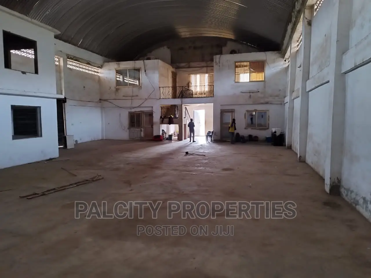 Warehouse on 1 Acre Land for Sale