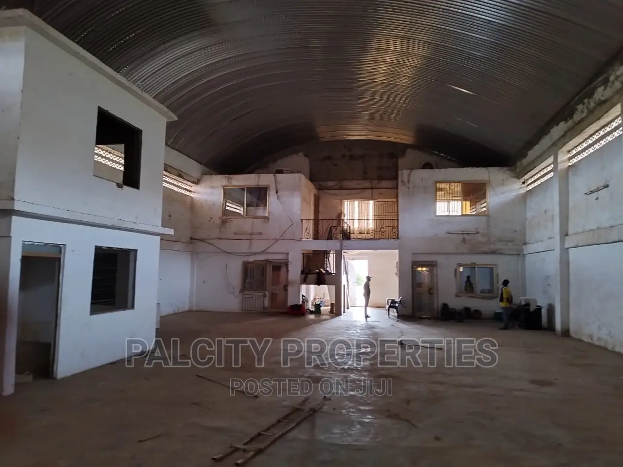Warehouse on 1 Acre Land for Sale