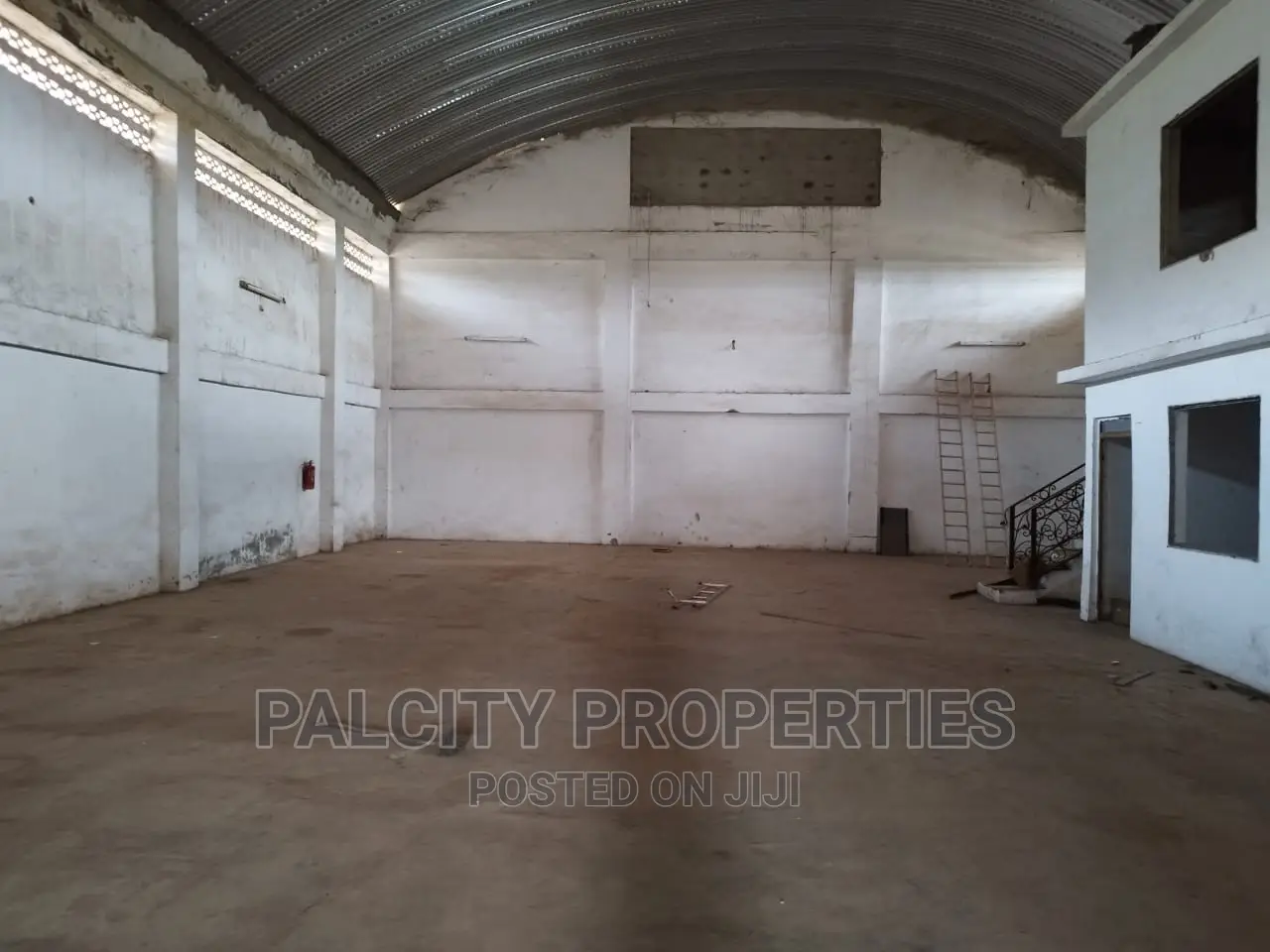 Warehouse on 1 Acre Land for Sale