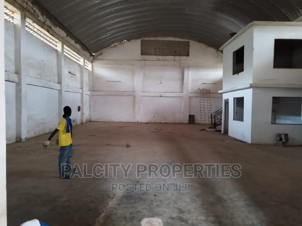 Warehouse on 1 Acre Land for Sale