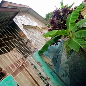 9bdrm House in Meduma Abass, Kumasi Metropolitan for sale