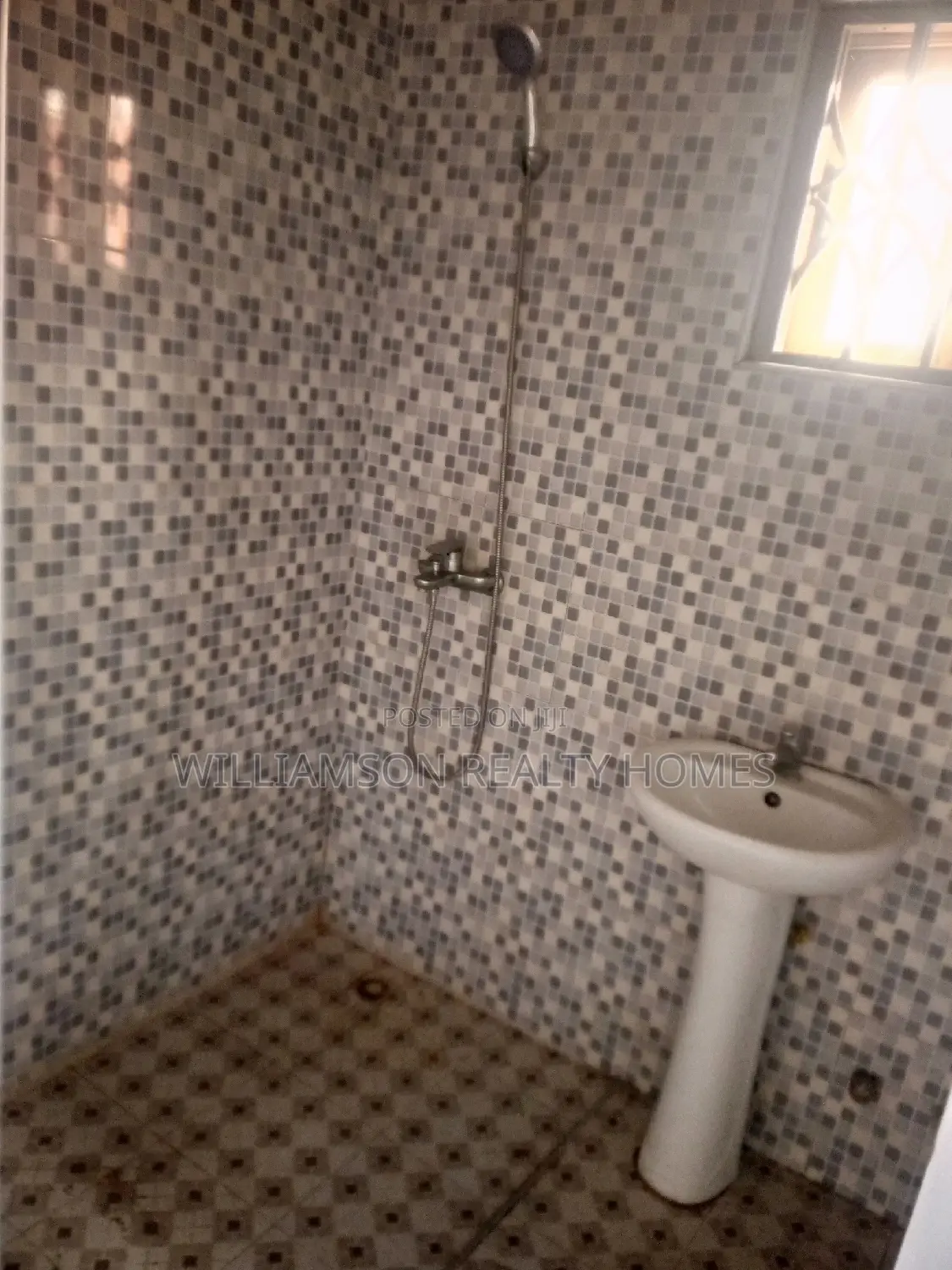2bdrm Apartment in Community 18 Area, Spintex for rent
