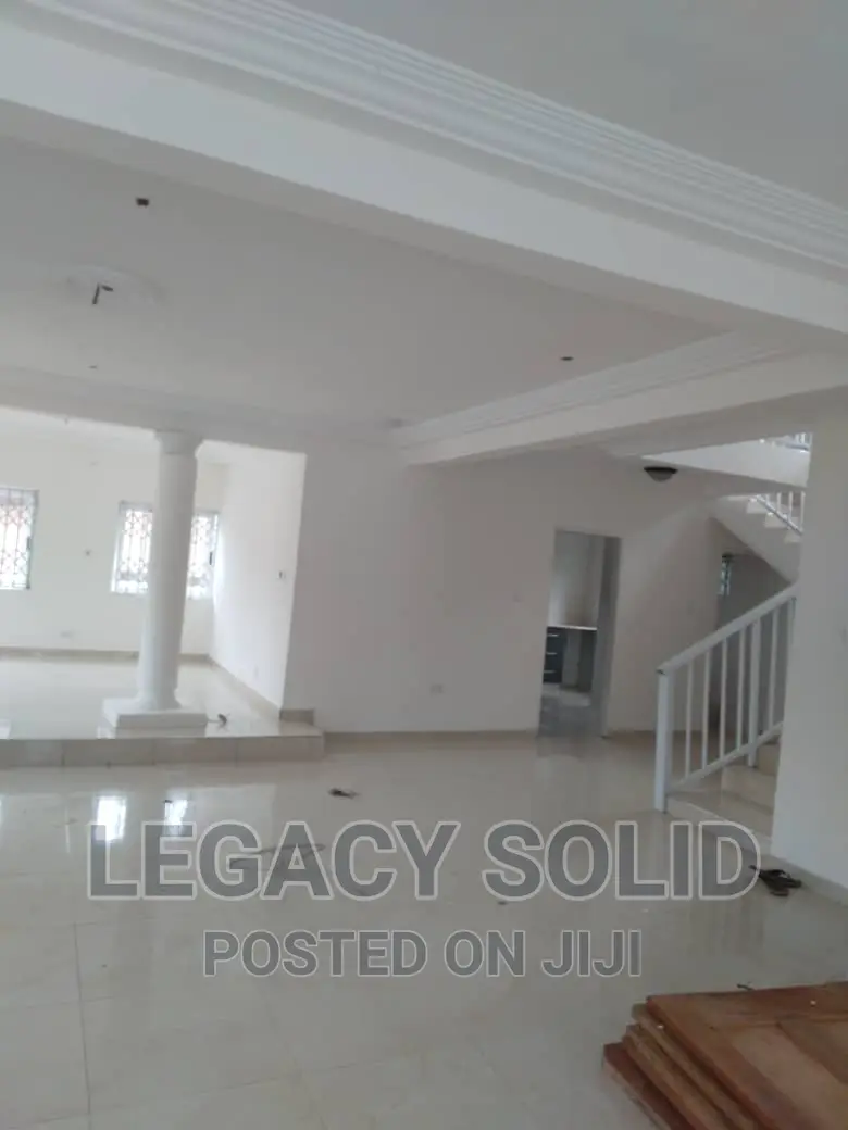 5bdrm Apartment in Legacy Solid Real, Ledzokuku-Krowor for rent