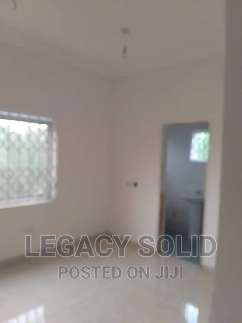 5bdrm Apartment in Legacy Solid Real, Ledzokuku-Krowor for rent