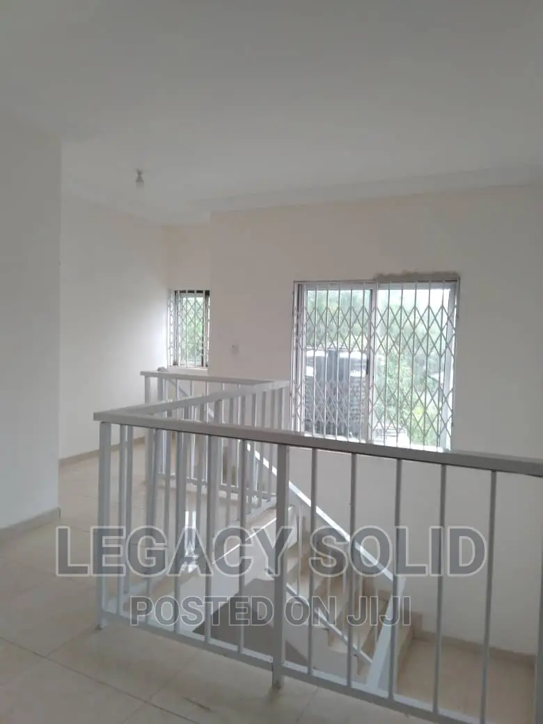 5bdrm Apartment in Legacy Solid Real, Ledzokuku-Krowor for rent
