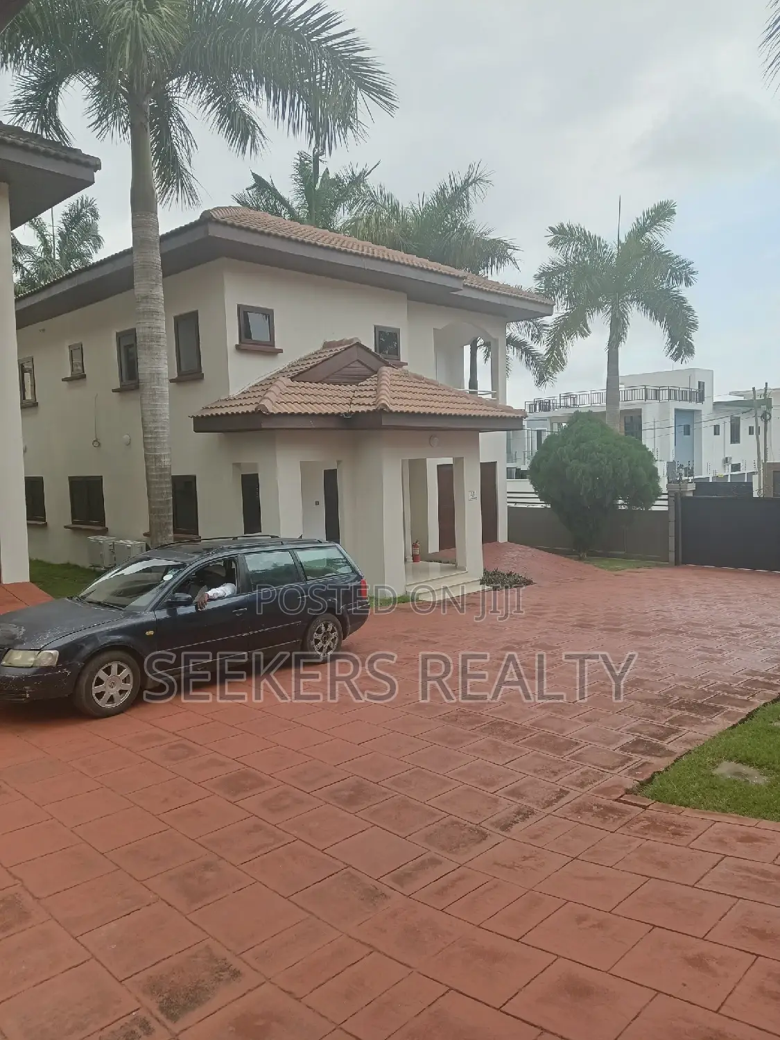 3bdrm Townhouse / Terrace in Seekers Realty, Cantonments for rent