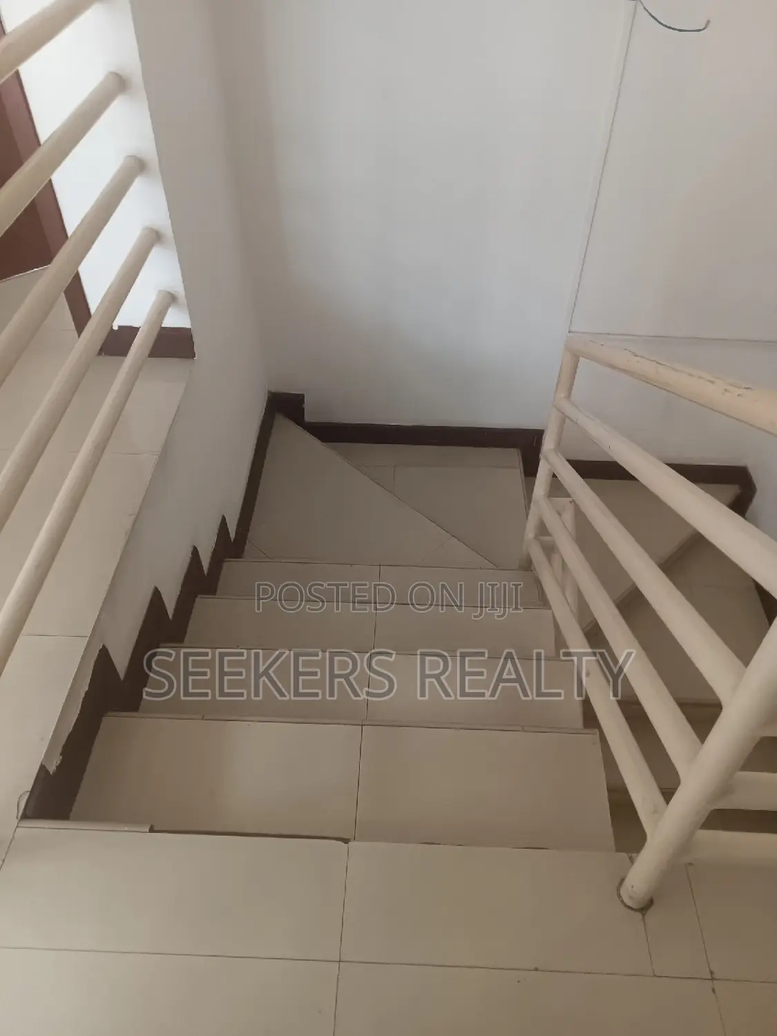 3bdrm Townhouse / Terrace in Seekers Realty, Cantonments for rent