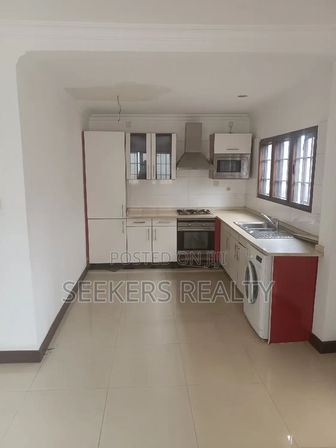 3bdrm Townhouse / Terrace in Seekers Realty, Cantonments for rent