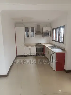 3bdrm Townhouse / Terrace in Seekers Realty, Cantonments for rent