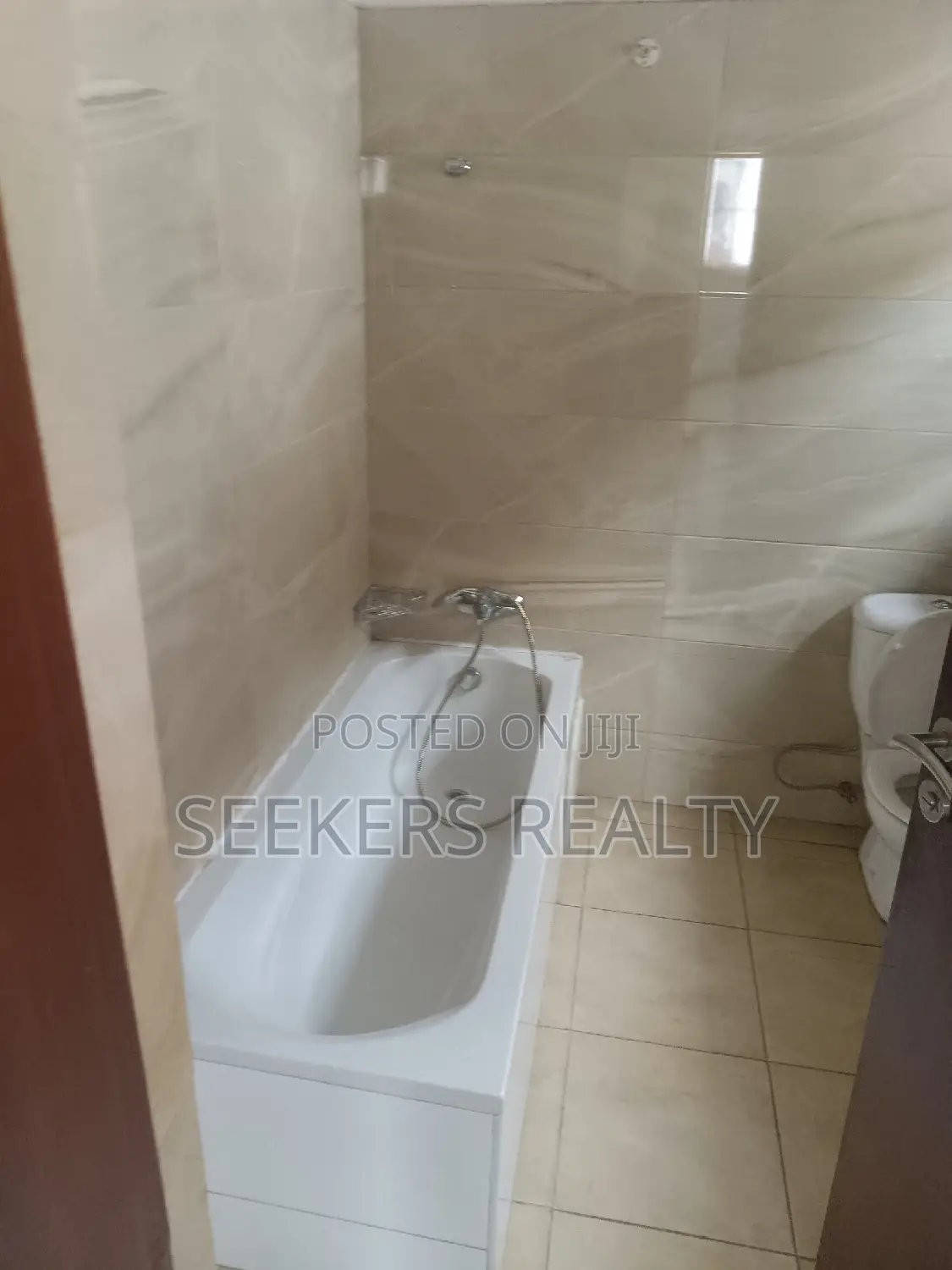 3bdrm Townhouse / Terrace in Seekers Realty, Cantonments for rent