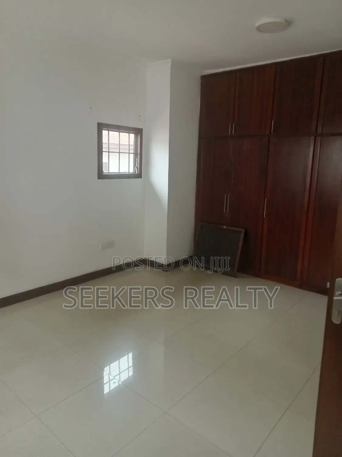 3bdrm Townhouse / Terrace in Seekers Realty, Cantonments for rent