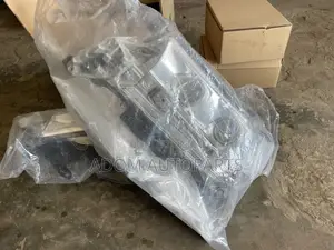 Land Cruiser 200 Headlight Pair
