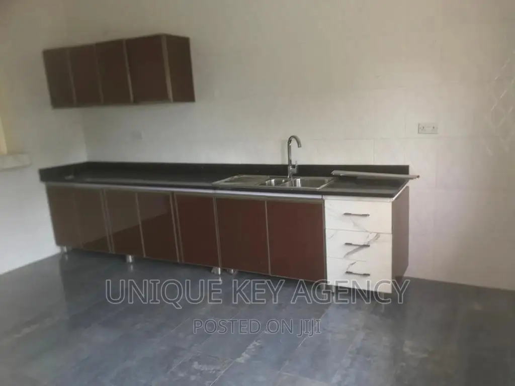 2bdrm Apartment in Unique Agency, Adjiriganor for rent