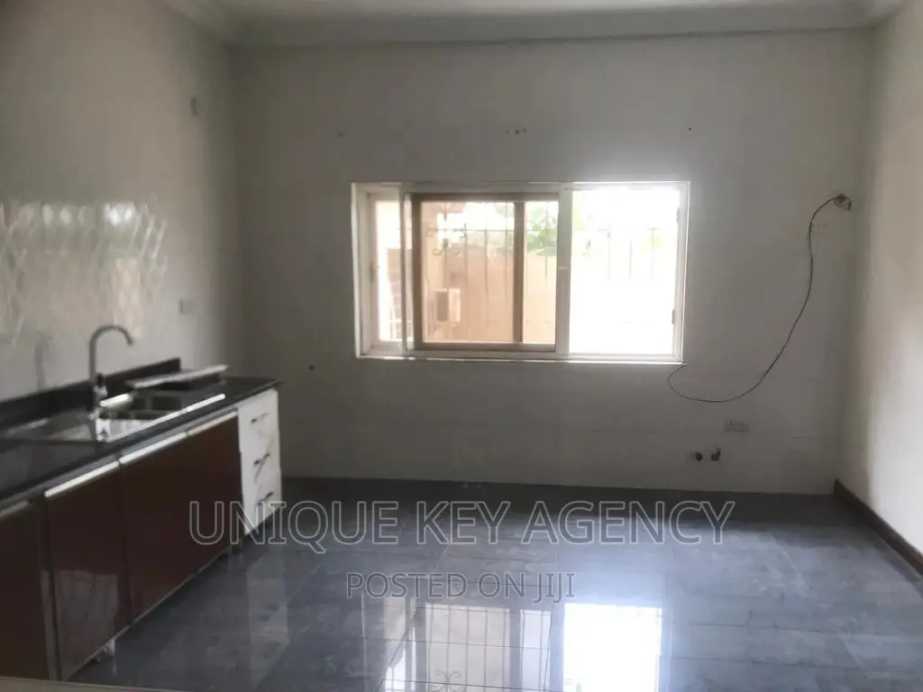2bdrm Apartment in Unique Agency, Adjiriganor for rent