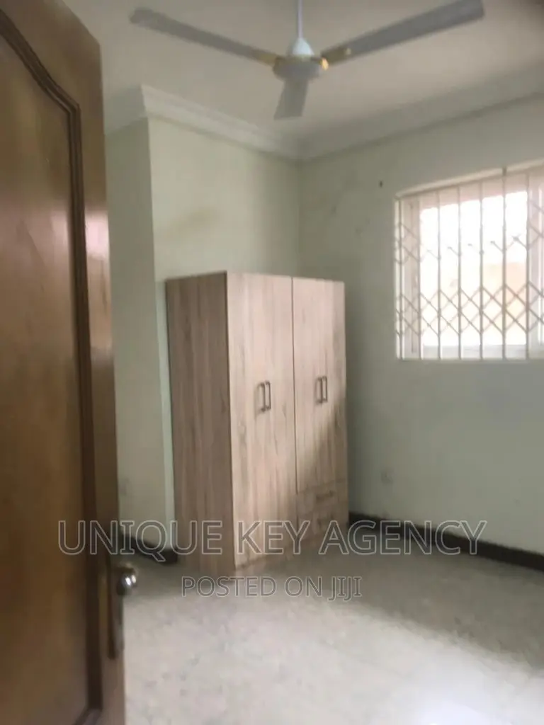2bdrm Apartment in Unique Agency, Adjiriganor for rent