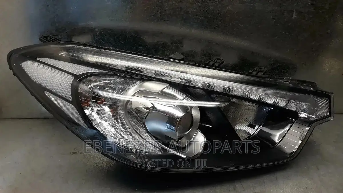Kia Cerato 2014 Headlight