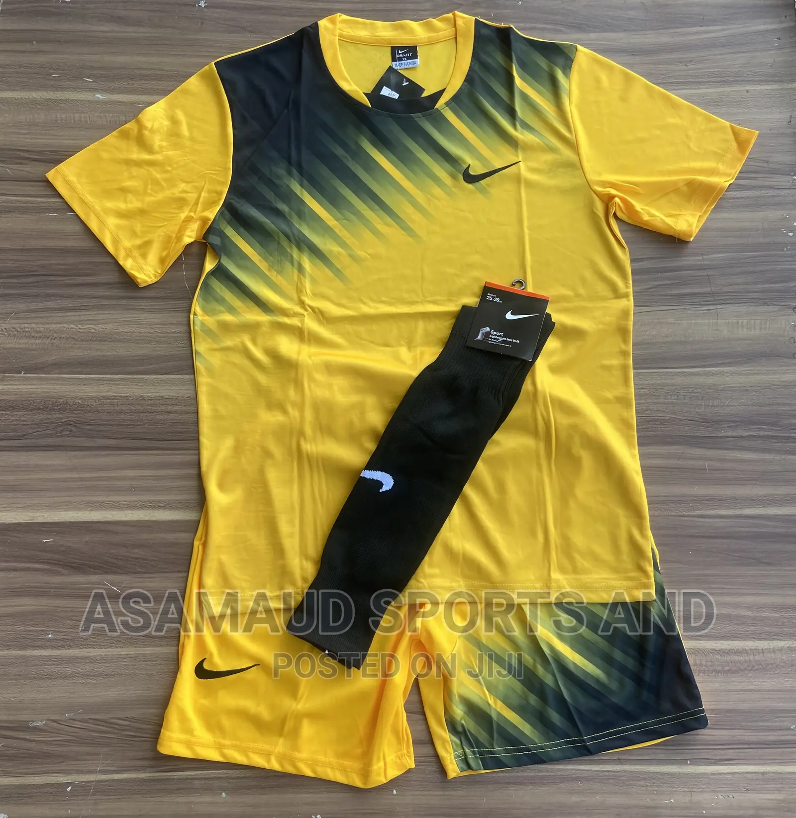 Original Set of Jersey With Hose at Cool Price