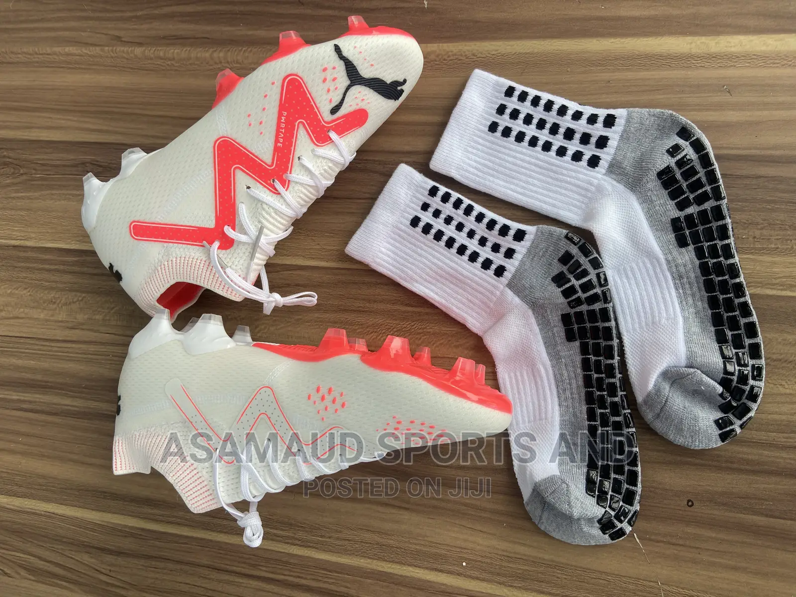 Original Football Puma Boot at Cool Price