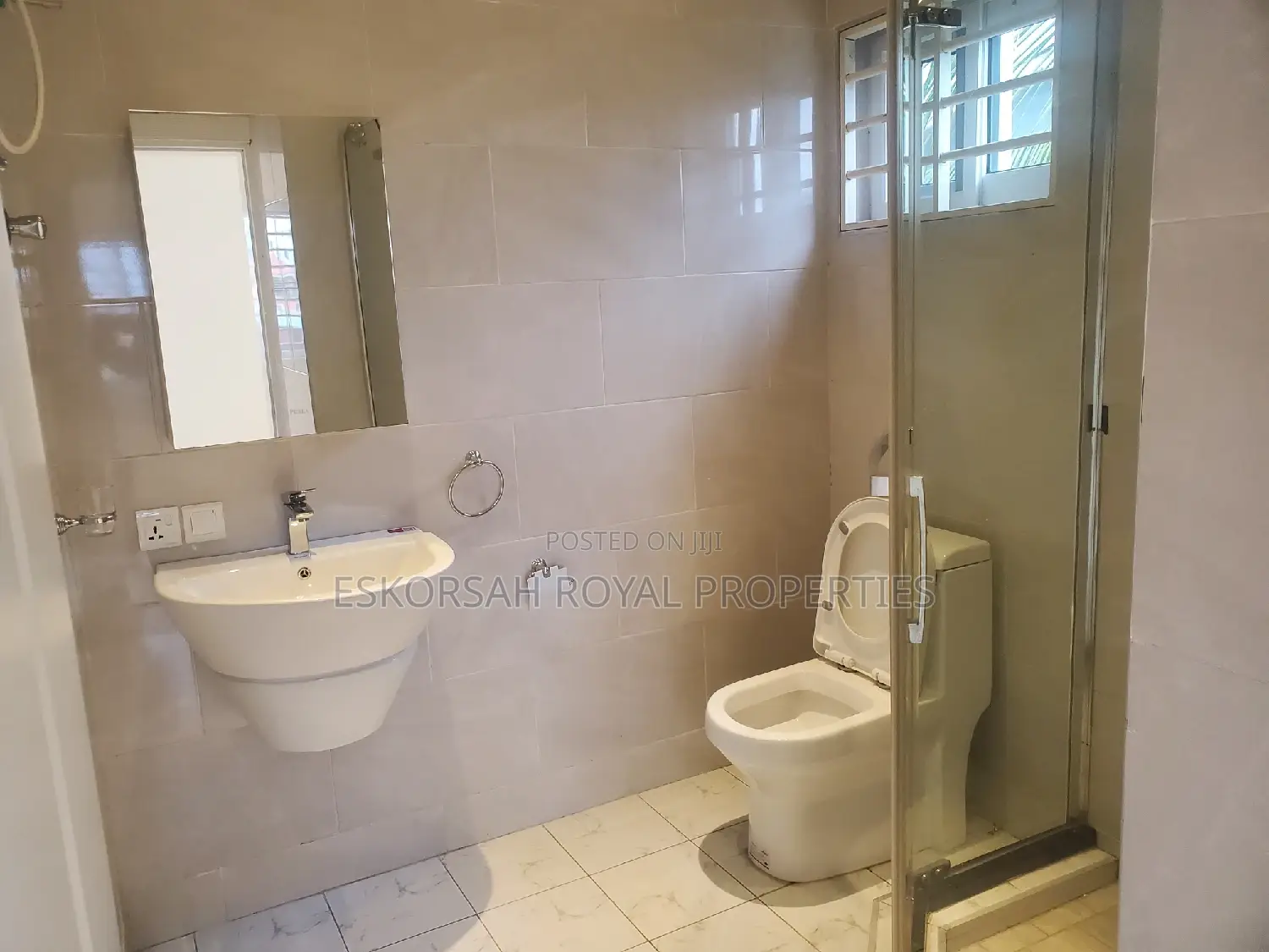 3bdrm House in East Legon, A&C Mall Area for rent