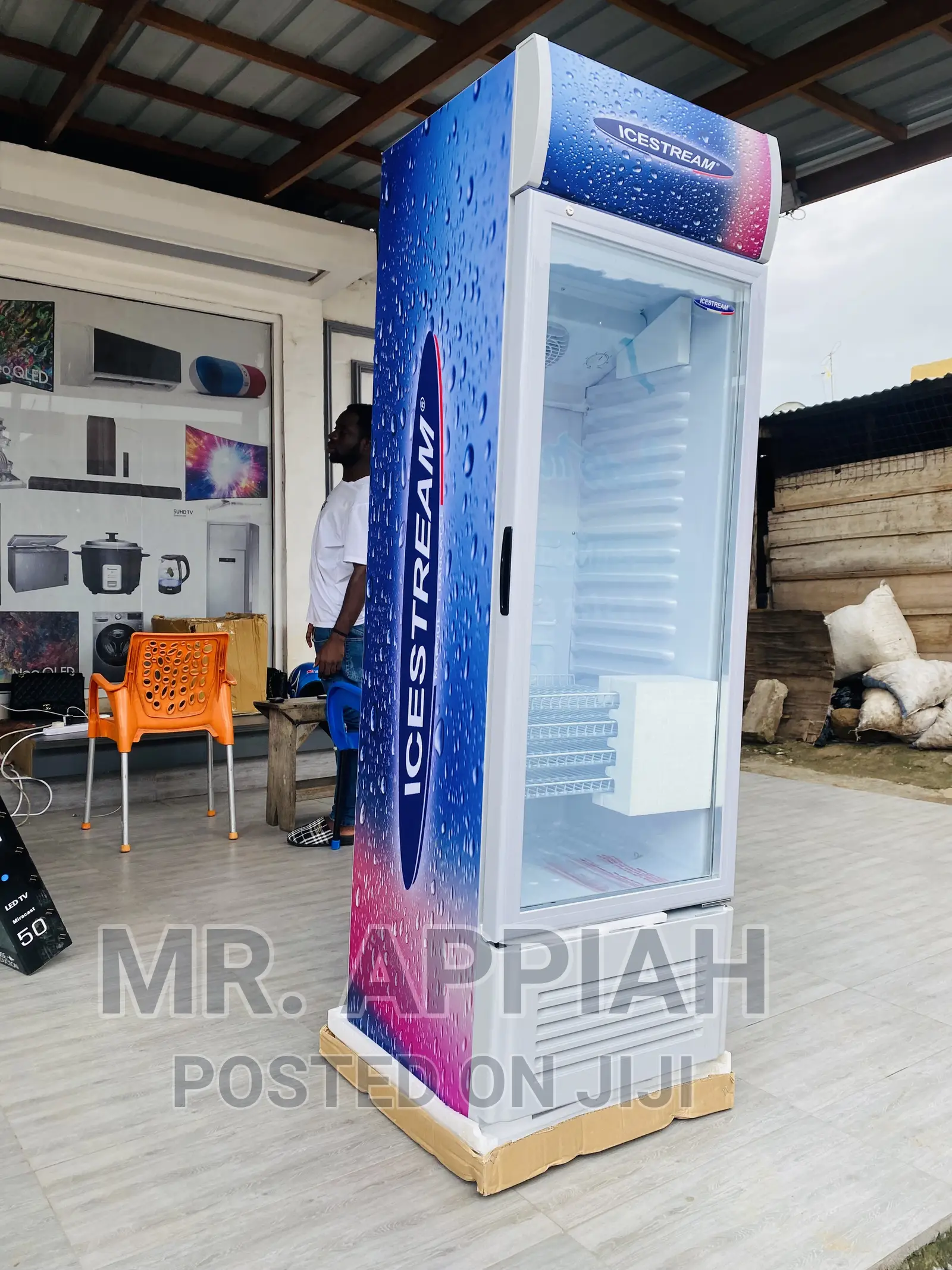 Quality Icestream UNI-350C 288ltr 1 Door Refrigerator.
