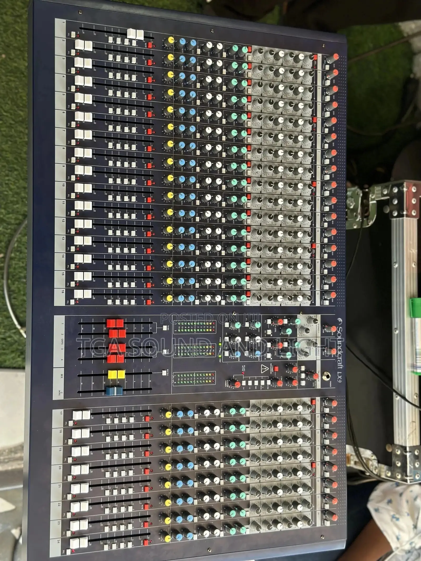 Brand New Soundcraft Lx9 24 Channels Mixer