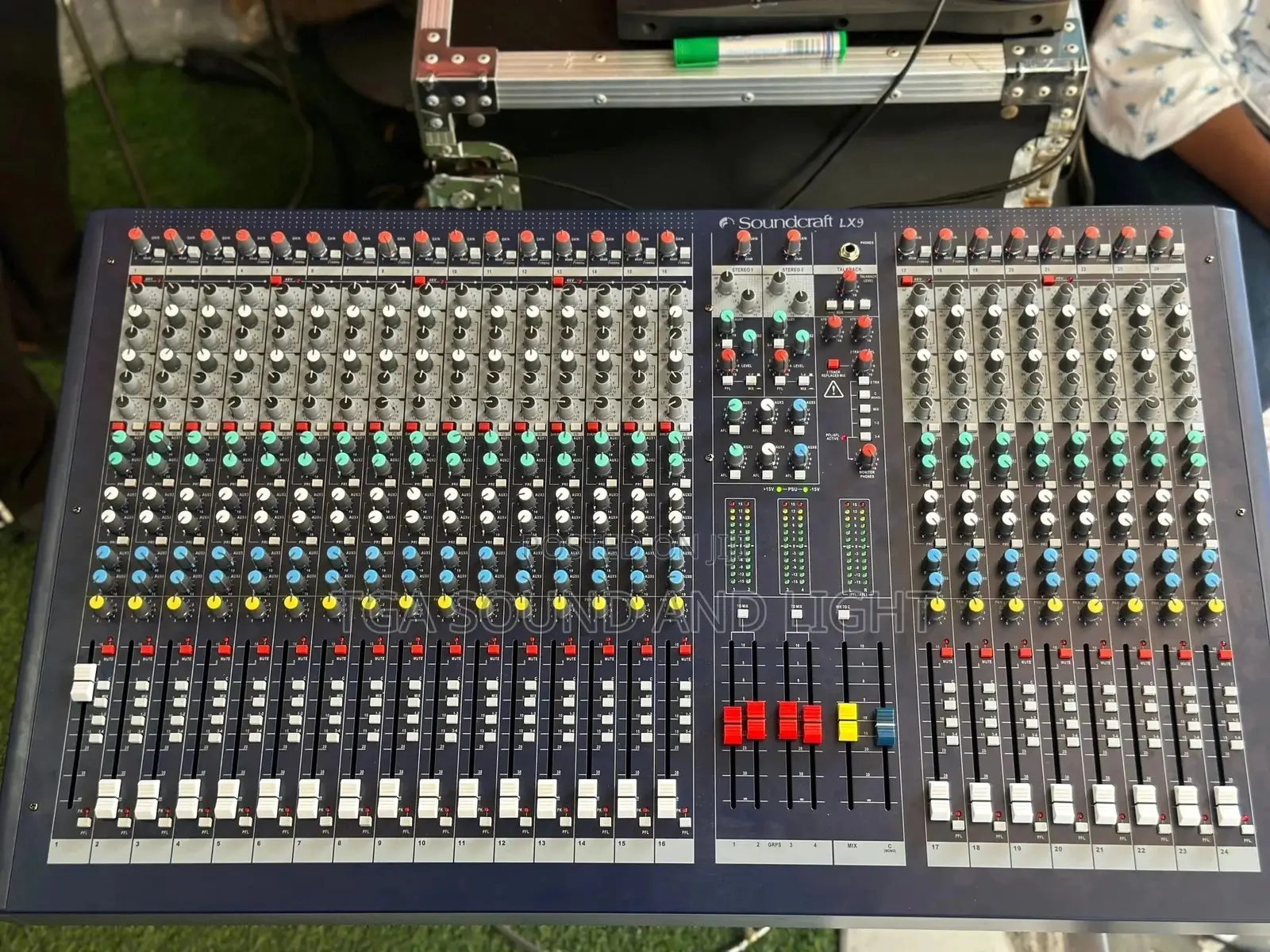 Brand New Soundcraft Lx9 24 Channels Mixer