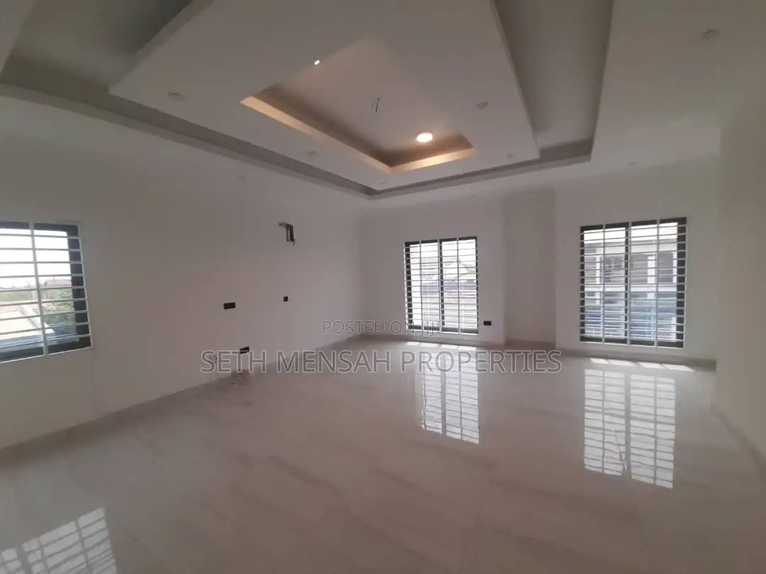 4bdrm Mansion in Spintex for sale