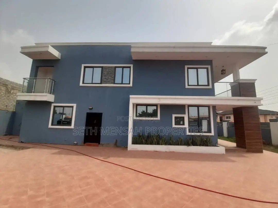 4bdrm Mansion in Spintex for sale