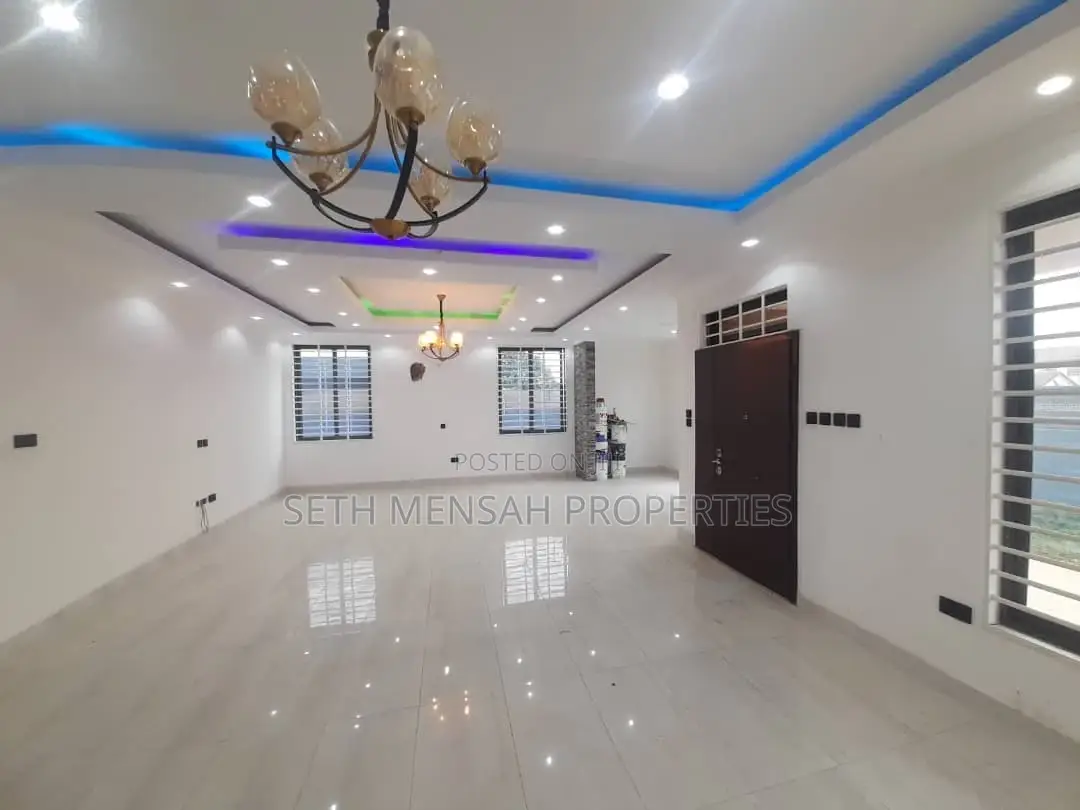 4bdrm Mansion in Spintex for sale