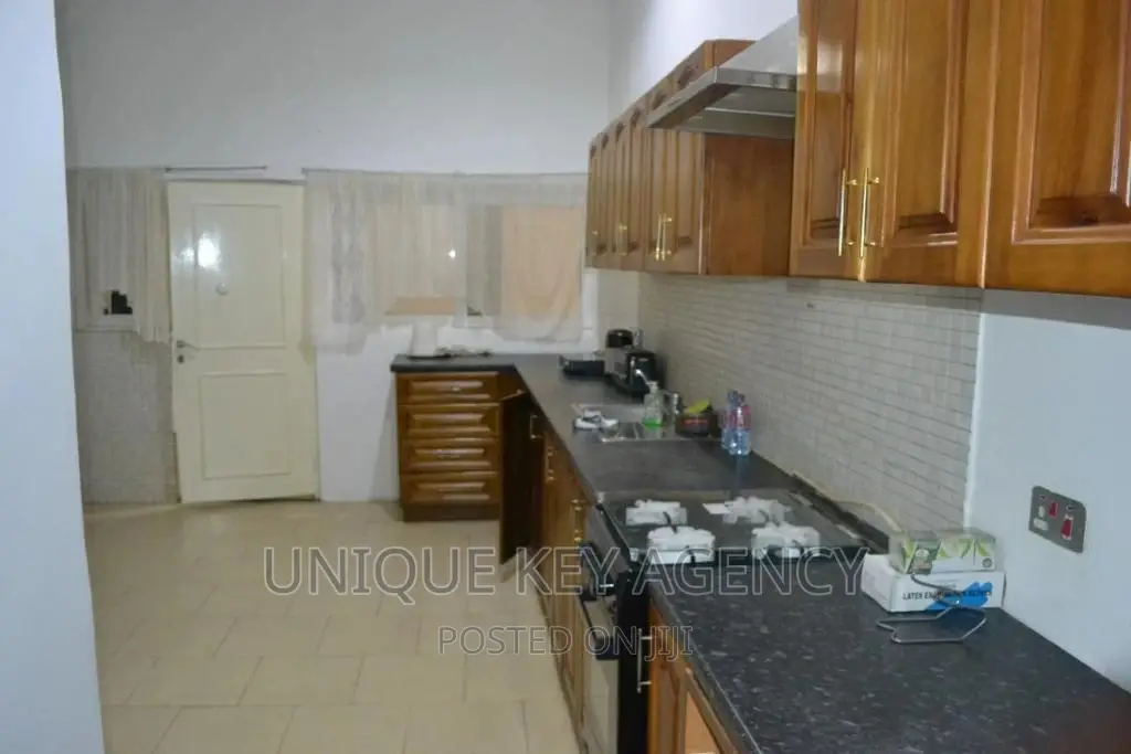 Furnished 3bdrm House in Unique Agency, East Legon for rent