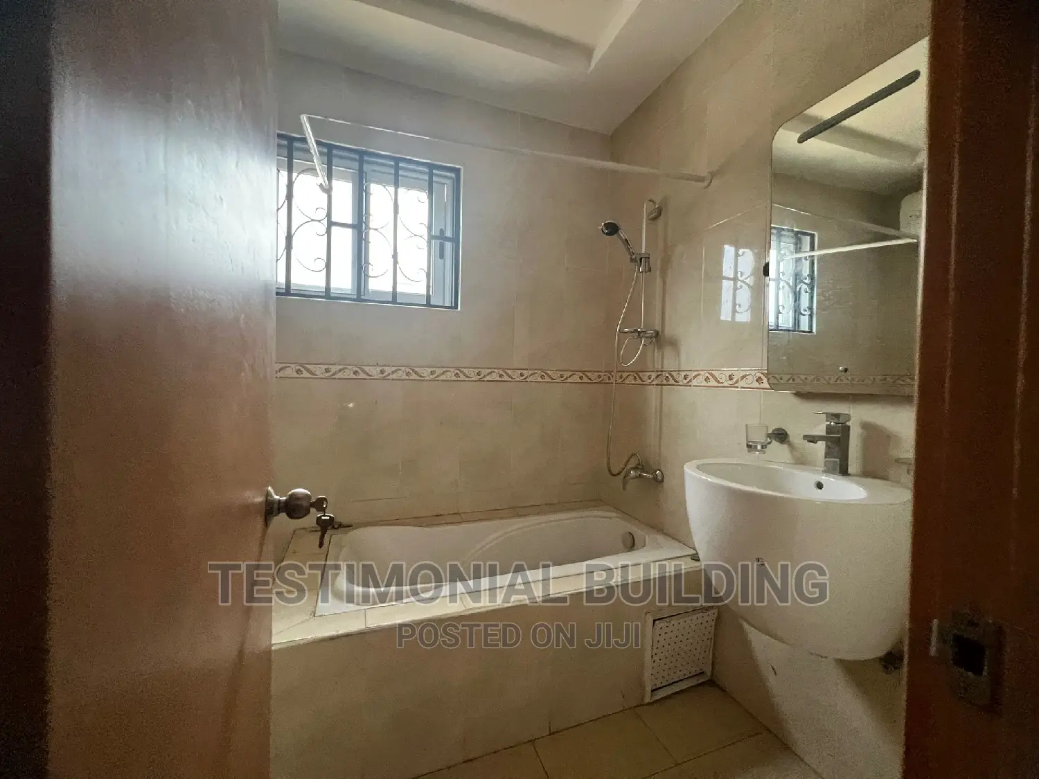 8bdrm Mansion in Testimonial Building, American House for rent