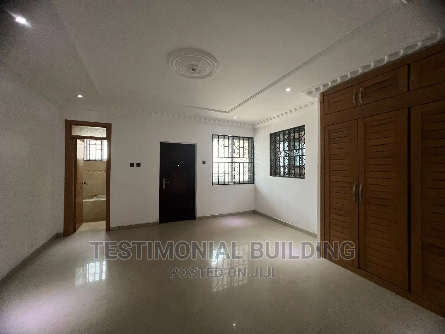 8bdrm Mansion in Testimonial Building, American House for rent