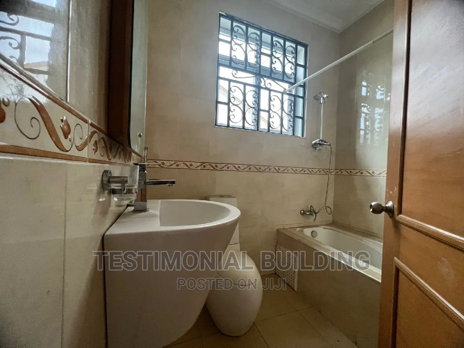 8bdrm Mansion in Testimonial Building, American House for rent