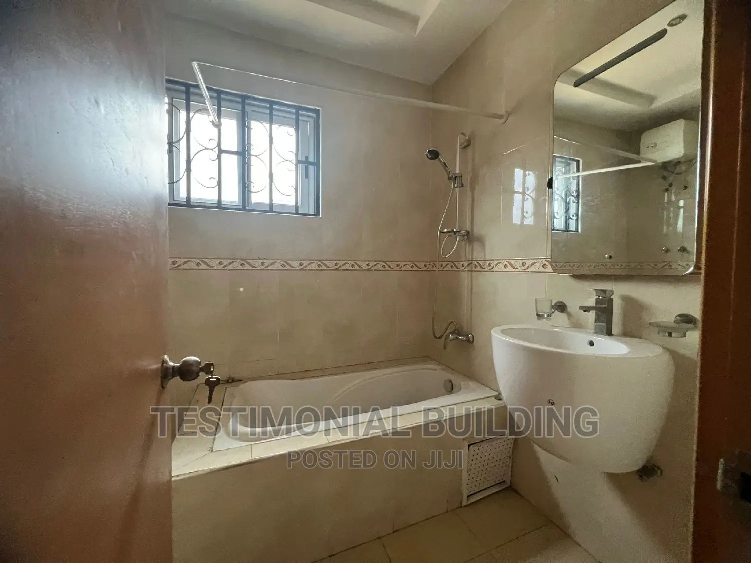 8bdrm Mansion in Testimonial Building, American House for rent