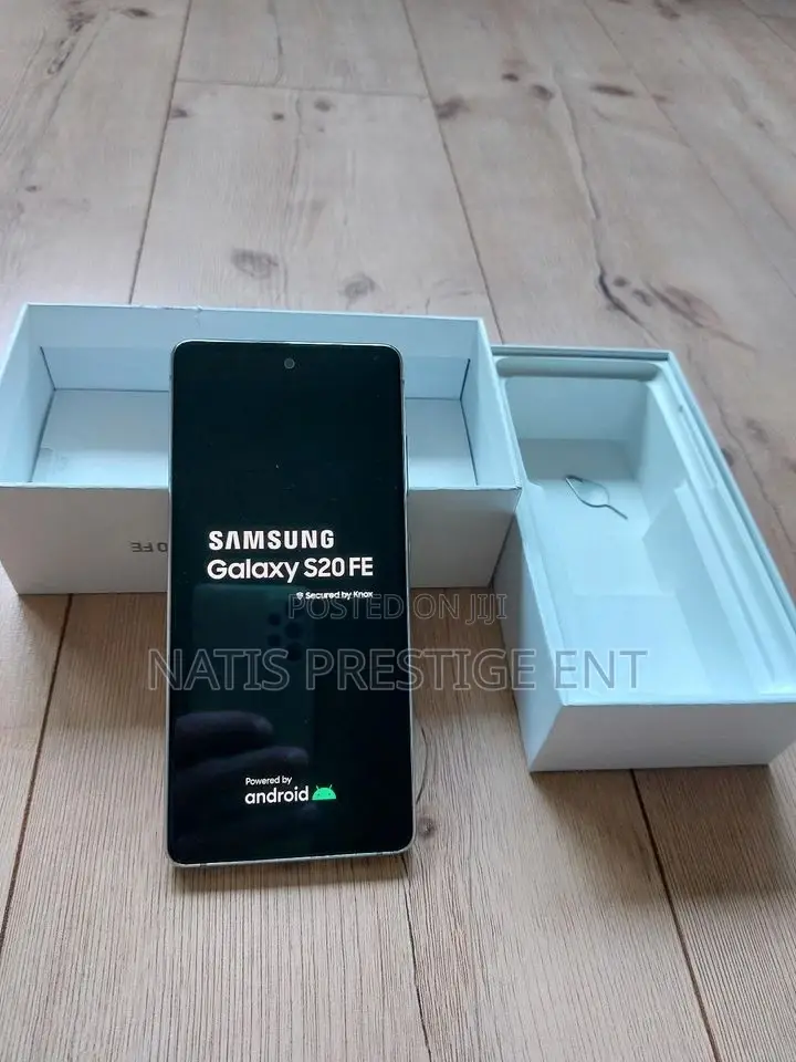 New Samsung Galaxy S20 FE 5G SD865 128 GB Black