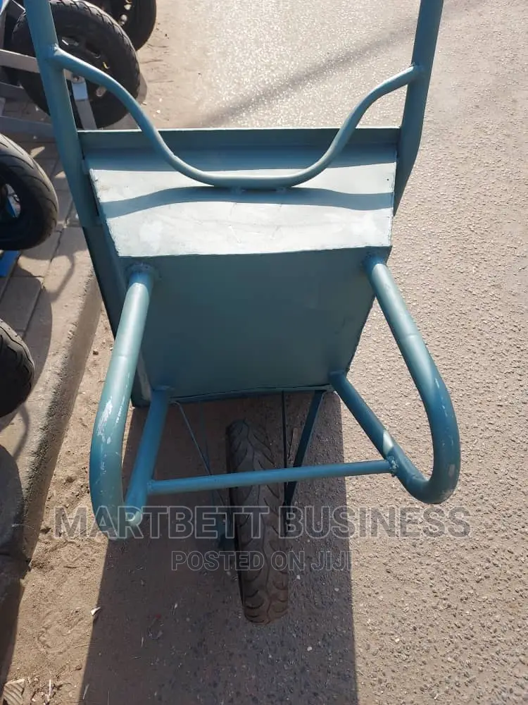 Local Strong Wheelbarrows
