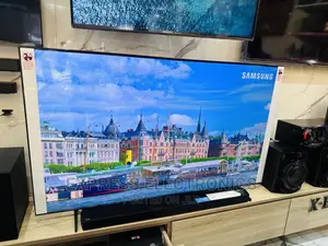 75au7172 UHD Smart Samsung Tv  Glossy Screen 