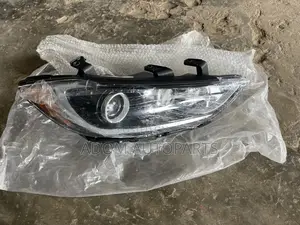 Hyundai Elantra 2017 2018 Headlights Normal