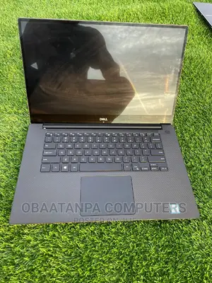 Laptop Dell XPS 15 9560 8GB Intel Core I5 SSD 256GB