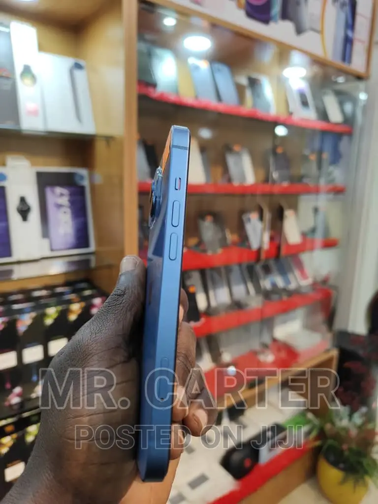 New Apple iPhone 13 128 GB Blue
